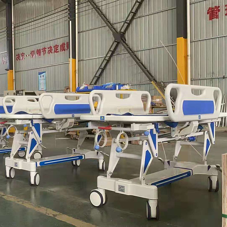 泰安手術(shù)床生產(chǎn)供應(yīng) 裕鑫手術(shù)床供應(yīng) 廠(chǎng)家直供