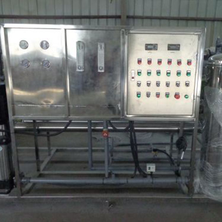 15噸反滲透設(shè)備供應(yīng)銷售 格信水務(wù)環(huán)保供應(yīng)  EDI  不銹鋼  玻璃鋼材質(zhì)