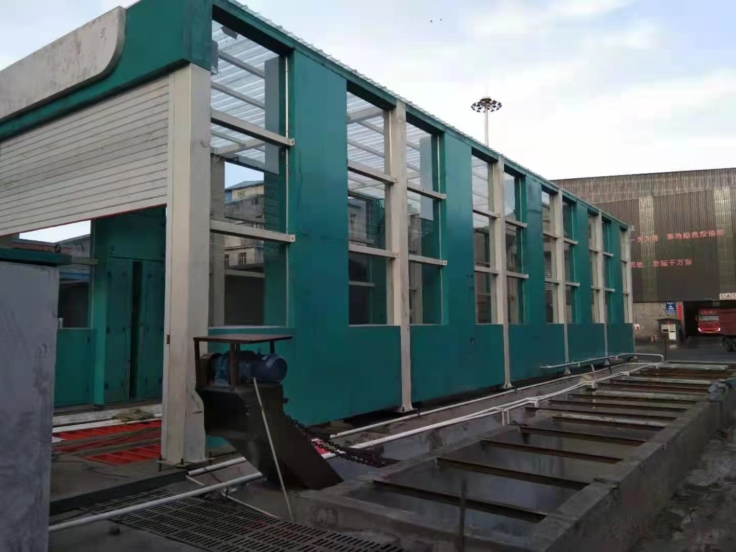 全自動工地洗輪機(jī)  全封閉龍門洗車機(jī)  中京環(huán)?？萍? title=